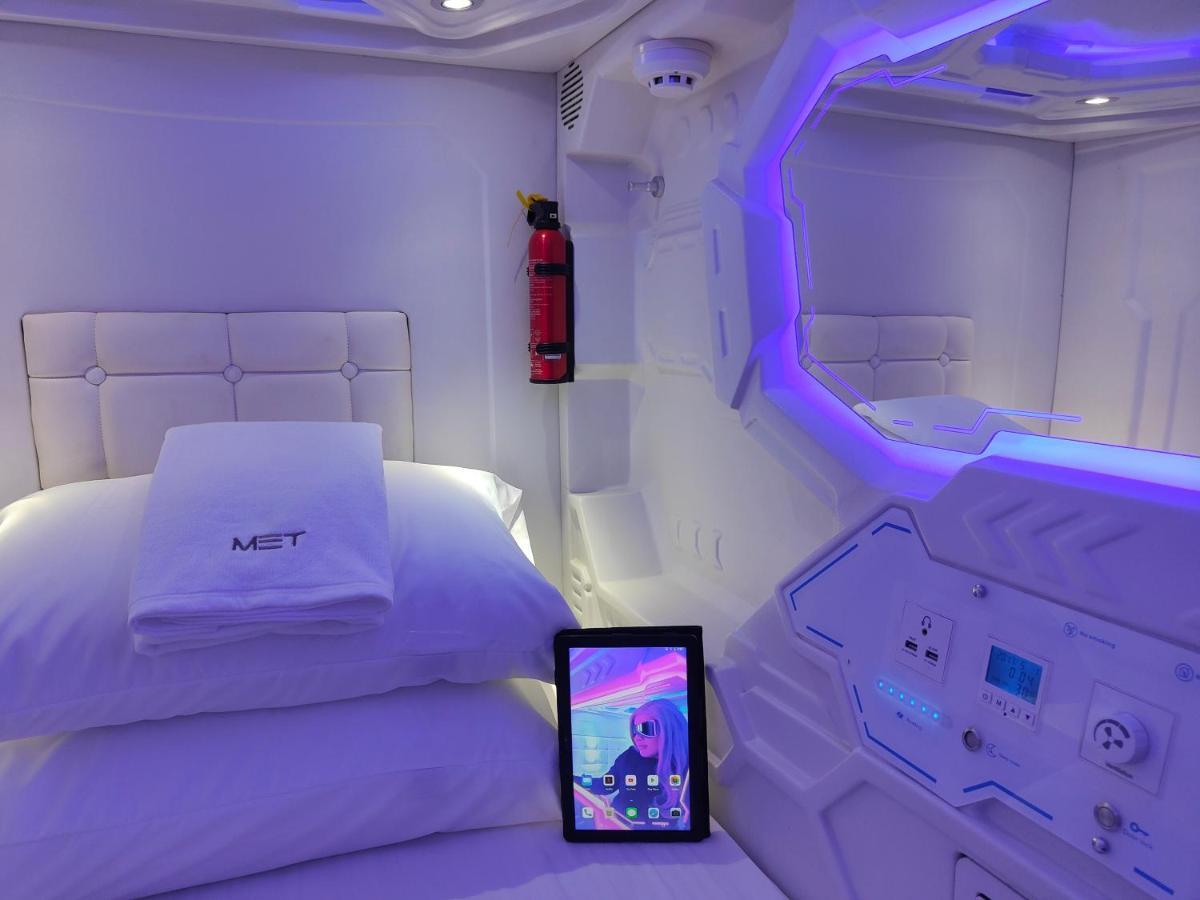 Met A Space Pod @Phrom Phong Bangkok Exterior photo